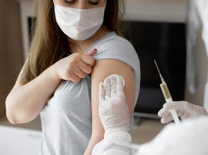 Viral Kisah Suami Ancam Ceraikan Istri yang Vaksin Corona