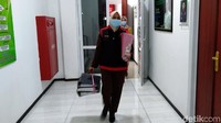 Seperti diketahui, tim Kejari Purbalingga menggeledah rumah pribadi dan kantor camat di Purbalingga. Penggeledahan ini terkait dengan dugaan kasus penyalahgunaan APBD Tahun Anggaran 2017 sampai Tahun 2020. Dugaan awal ada kerugian negara yang ditimbulkan sekitar Rp 334 juta. Kejaksaan telah menetapkan 40 orang sebagai saksi dalam kasus tersebut. 