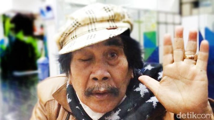 Jaja Miharja dalam usianya yang sudah kepala tujuh masih tetap eksis Foto: Hanif/detikHOT
