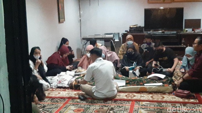 Jenazah Anton Medan sudah tiba di rumah duka Bogor
