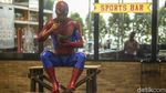 Pameran Instalasi Ini Tampilkan Superhero Bertingkah Lucu Lho