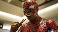 Pameran Seni yang Tidak Pernah Pudar ini turut menampilkan sosok spiderman dengan tampilan lucu.  