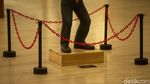 Pameran Instalasi Ini Tampilkan Superhero Bertingkah Lucu Lho