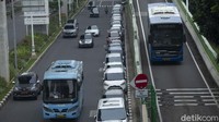 Padahal ancaman parkir sembarangan telah diatur dalam Undang-Undang Nomor 22 Tahun 2009 Tentang Lalu Lintas dan Angkutan (UU LLAJ).