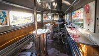 Perjalanan yang disediakan untuk perjalanan kereta cepat  Eurostar 373018 mengangkut penumpang antara London, Paris, dan Brussel melalui Terowongan Channel.