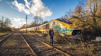 Sekarang Eurostar 373018 tepatnya dikatakan menjadi sarang burung, tempat yang menarik bagi penggemar kereta api, bagi pengguna Google Earth yang bermata elang, dan penjelajah perkotaan seperti AdcaZz.