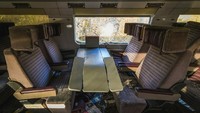 Karat-karat sudah menghiasi tempat duduk kereta tersebut. Tidak ada yang tahu bagaimana masa depan kereta ini. Hanya dugaan-dugaan sementara yang beredar di masyarakat.