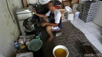 Namun saat ini pembuatannya hanya mencapai 500 roti per hari. 