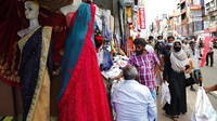 Sri Lanka mengumumkan rencana untuk melarang pemakaian burqa dan mengatakan akan menutup lebih dari 1.000 sekolah Islam yang dikenal sebagai madrasah, mengutip keamanan nasional. AP/Eranga Jayawardena.