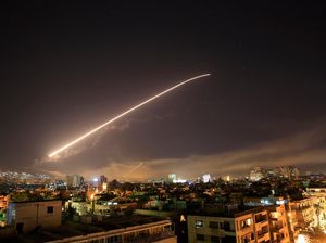 Suriah Tembak Jatuh Rudal-rudal Israel