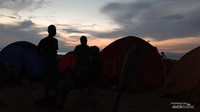 Menikmati Sunrise di pulau Pasos