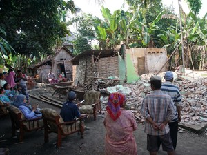 Rumah Gono Gini Dihancurkan Mantan Istri Gegara Sang Anak Tak Punya Tempat Tinggal