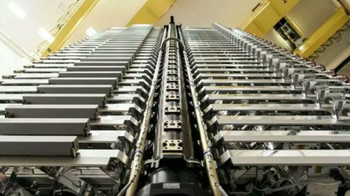 Dengan target meluncurkan lebih dari 40 ribu satelit, angka ini lima kali lipat dari jumlah total satelit yang diluncurkan manusia sejak kemunculan penerbangan luar angkasa. Foto: Space.com 