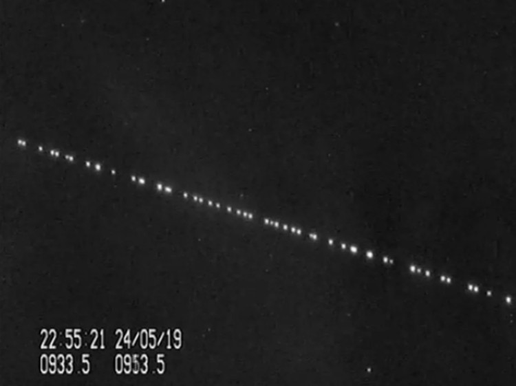 satelit internet Starlink Roket Falcon 9 SpaceX membawa satelit internet Starlink