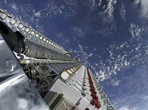 Ancaman yang Mengintai Bumi di Balik Ribuan Satelit Starlink