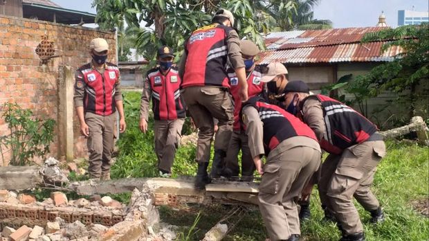 Satpol PP Sumsel Bongkar Bangunan Liar di Palembang, Sempat Diwarnai Kericuhan