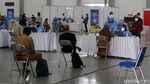 Suasana Vaksinasi ASN yang Sempat Picu Kerumunan di Yogya