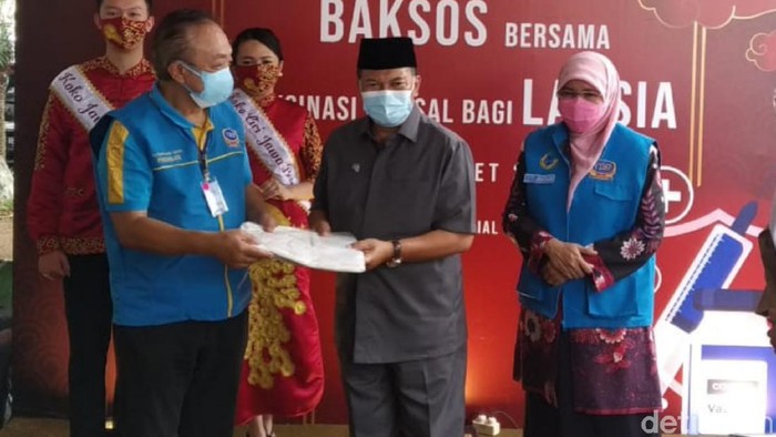 Tiga ribu lansia di Kota Bandung menjalani vaksinasi massal