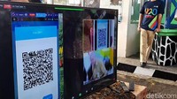 Di masa pandemi, sistem pembayaran QRS menjadi salah satu solusi yang tepat, karena tak perlu kontak fisik maupun perantara uang tunai. 