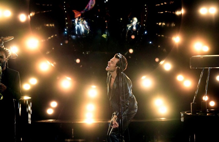 LOS ANGELES, CALIFORNIA: In this image released on March 14, Harry Styles performs onstage during the 63rd Annual GRAMMY Awards at Los Angeles Convention Center in Los Angeles, California and broadcast on March 14, 2021.   Kevin Winter/Getty Images for The Recording Academy/AFP (Photo by KEVIN WINTER / GETTY IMAGES NORTH AMERICA / Getty Images via AFP)