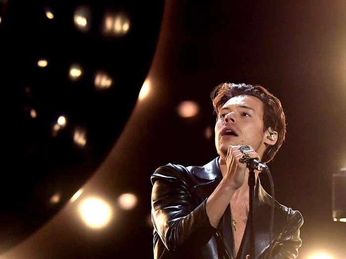 LOS ANGELES, CALIFORNIA: In this image released on March 14, Harry Styles performs onstage during the 63rd Annual GRAMMY Awards at Los Angeles Convention Center in Los Angeles, California and broadcast on March 14, 2021.   Kevin Winter/Getty Images for The Recording Academy/AFP (Photo by KEVIN WINTER / GETTY IMAGES NORTH AMERICA / Getty Images via AFP)