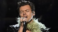 Ini merupakan debut member One Direction itu di panggung Grammy. (Foto: Getty Images via AFP/KEVIN WINTER) 