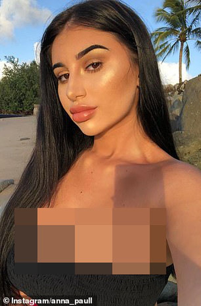 Anna Paul mendulang nama yang besar di media sosial karena kerap pamer sensualitas. Di TikTok, Anna telah mengumpulkan follower sebanyak 1,2 juta sebelum akunnya dihapus oleh TikTok pada awal Februari. Foto: Instagram