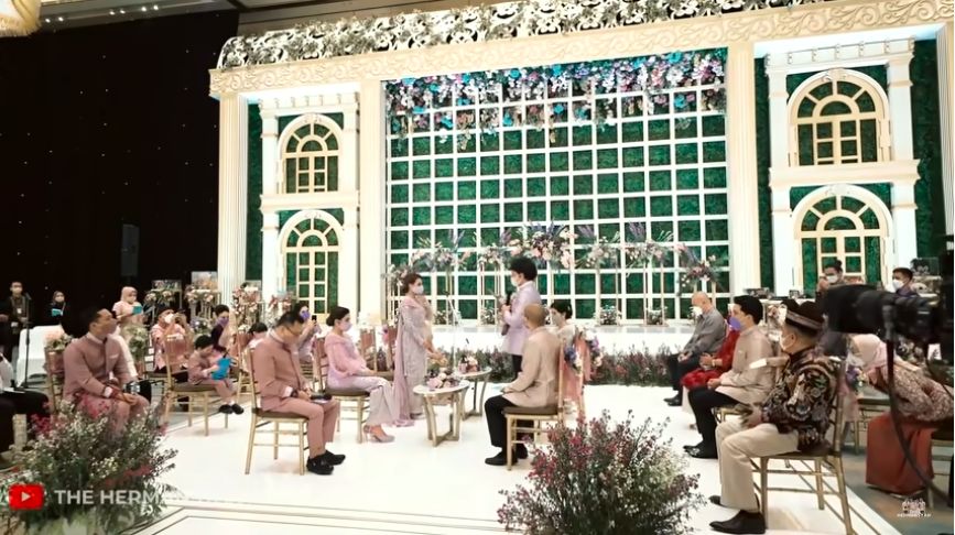 Dekorasi lamaran Aurel dan Atta Dekorasi lamaran Aurel dan Atta