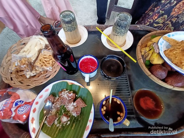 berbagai menu khas di lokasi Jameuen kupie