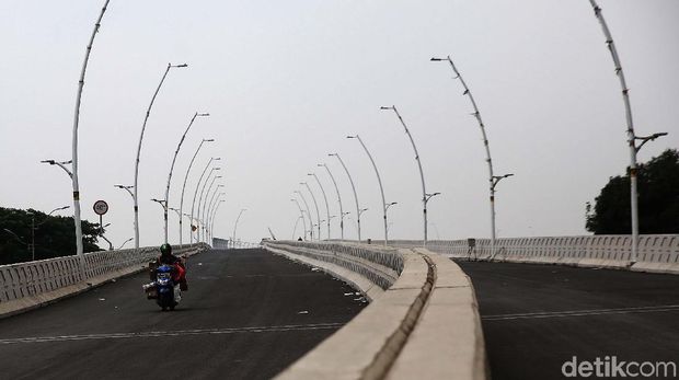 Pembangunan Flyover Cakung, Jakarta Timur sudah memasuki tahap akhir. Flyover ini pun siap diujicoba.