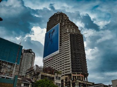 Penampakan Gedung Pencakar Langit Berhantu di Thailand