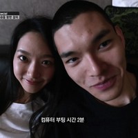 Inilah Han Seung Woo, saudara kembar dari Han Ji Hyun. Ia sempat tampil bersama adiknya saat menjadi kontestan Korea’s Next Top Model Season 5. Foto: dok. Onstyle