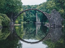 Tempat-tempat Paling Tidak Biasa di Dunia: Gua Penyihir-Jembatan Setan