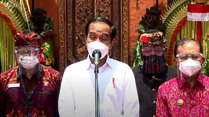 Jokowi Tinjau Vaksinasi Corona di Bali, Ingin Pariwisata Normal Kembali