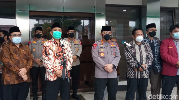 Kapolri Jenderal Listyo Sigit Prabowo di Kantor PP Persis, Bandung.