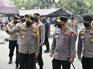 Pantau Vaksinasi di Mapolda Jabar, Kapolri: Anggota Garda Terdepan