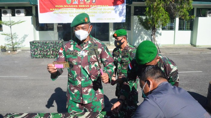 Komandan Korem 172/PWY Brigjen TNI Izak Pangemanan