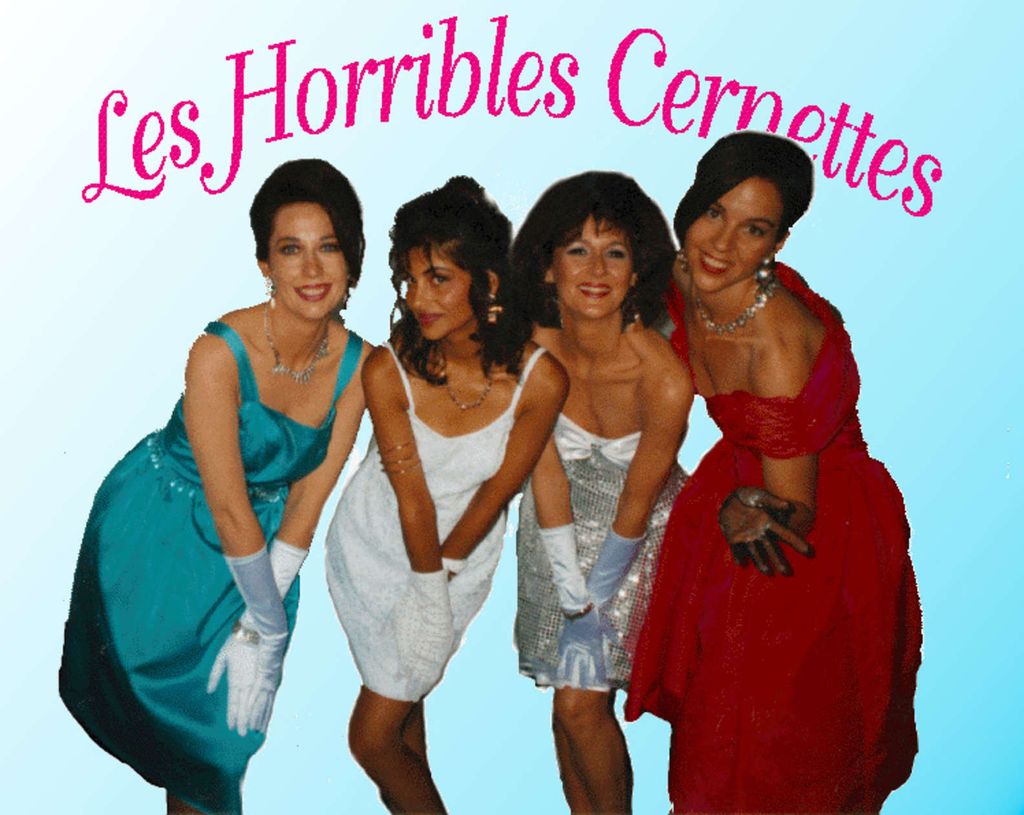 Foto pertama yang di-uploadFoto pertama yang diunggah ke internet adalah foto dari Les Horribles Cernettes. Ini di-upload ketika Tim Berners-Lee dan timnya sibuk mengembangkan World Wide Web.