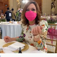 Mantan pasangan duet duo Ratu itu menghadiri acara lamaran Aurel Hermansyah dan Atta Halilintar yang digelar Sabtu (13/3/2021). Berada di tempat yang sama, keduanya duduk berjauhan. Foto: Dok. YouTube MAIA ALELDUL TV