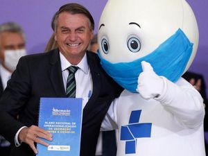 Warga Brasil Kehilangan Maskot Vaksin