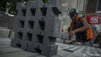 Pemprov DKI Jakarta pun sebelumnya telah mengubah 4 stasiun KRL menjadi kawasan stasiun terpadu, dari stasiun Sudirman hingga stasiun Senen.