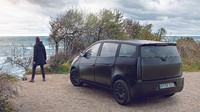 Sayangnya tidak dijelaskan secara rinci berapa harga mobil solar panel ini, serta seberapa tangguh dan kemewahan apa yang bakal ditawarkan mobil solar panel ini. Foto: dok. Sono Motors
