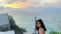 Saking tajirnya, ia mendapat julukan sebagai Crazy Rich Indonesia. Gaya glamornya terlihat saat kulineran di tempat-tempat mewah. Foto: Instagram @ovi_dian