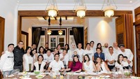 Dalam rangka hari ulang tahunnya, Ovi Dian mengadakan acara makan-makan mewah yang dihadiri keluarga dan orang terdekat. Foto: Instagram @ovi_dian