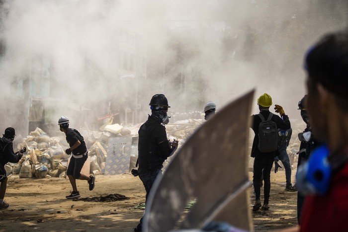 Pertumpahan darah terus terjadi di Myanmar. Protes dan kerusuhan terus memanas di Myanmar usai junta militer merebut kekuasaan enam minggu lalu. Korban tewas pun berjatuhan.