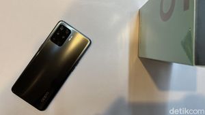 Menggenggam Oppo Reno5 F