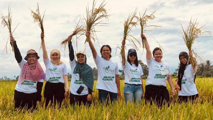 Sudah genap satu tahun Indonesia dilanda pandemi COVID-19. Meskipun begitu, sejumlah petani di Malang tetap beraktivitas.