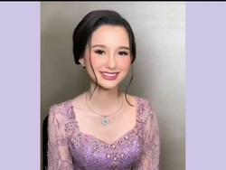 7 Gaya Cantik Sarah Menzel, Pacar Azriel saat Hadiri Lamaran Atta-Aurel