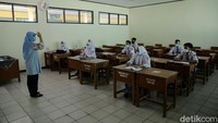 Sebanyak 147 murid kelas XII mengikuti proses kegiatan belajar mengajar atas peretujuan orang tua.