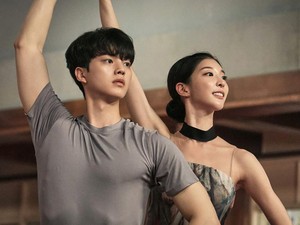 Dari Penari Balet Hingga Pianis, Song Kang Gabung Drama Musikal Four Hands
